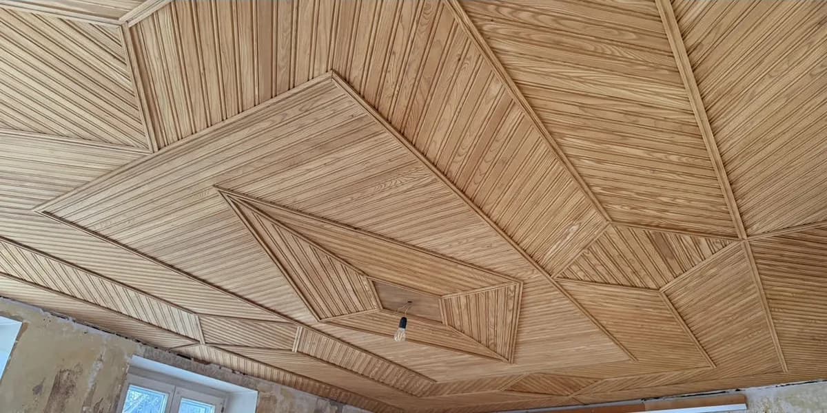 Aérogommage d'un plafond en boiserie classée note 2 dans le canton de Vaud