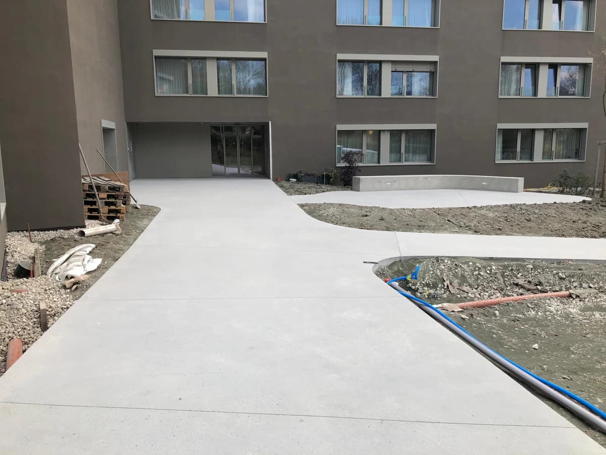 Façades en béton — nettoyage et hydrogommage de façade