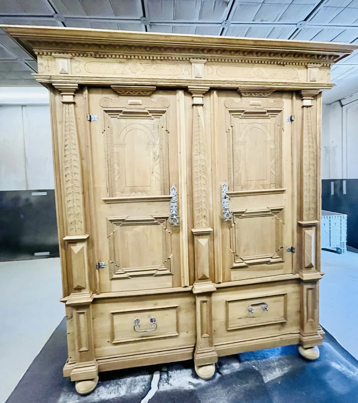 Mobilier & meubles anciens — traitement et protection du bois