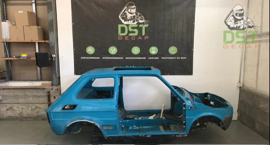 Carrosserie automobile avant sablage en Atelier DST Decap