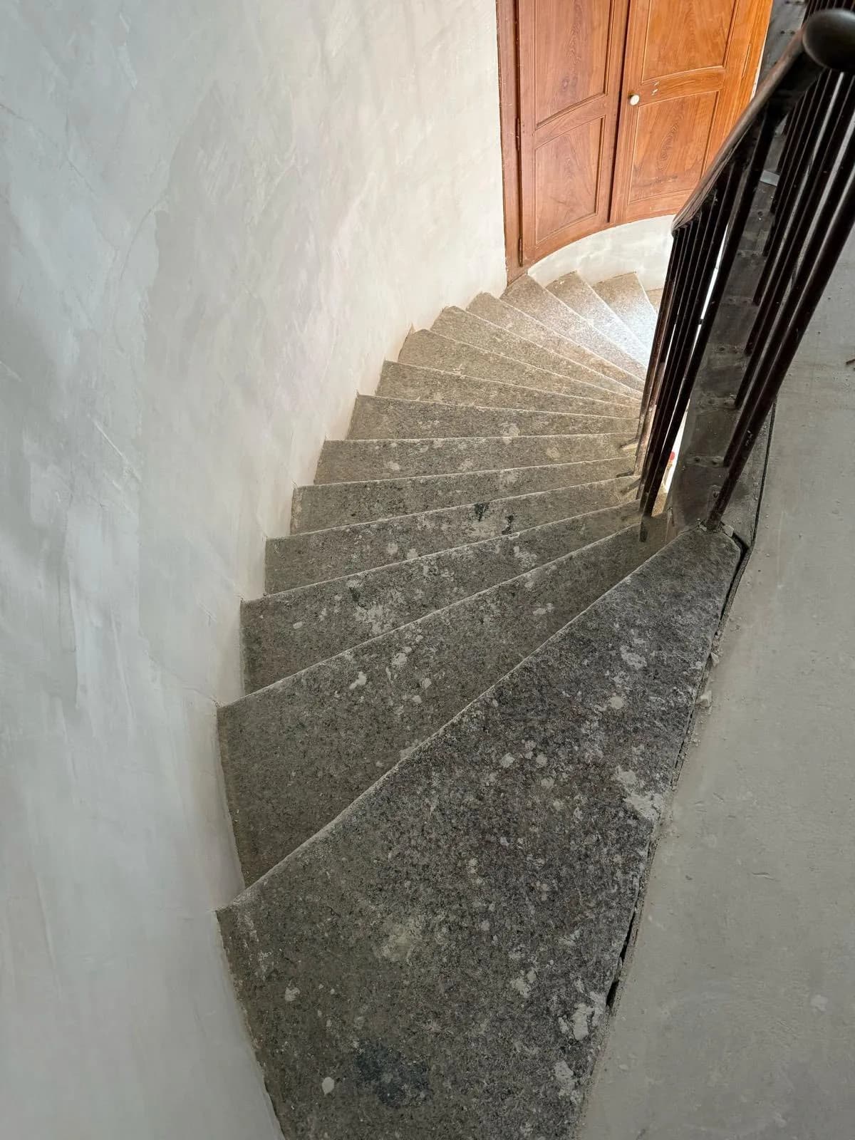 Escaliers & sols en pierre — sablage et microgommage de la pierre