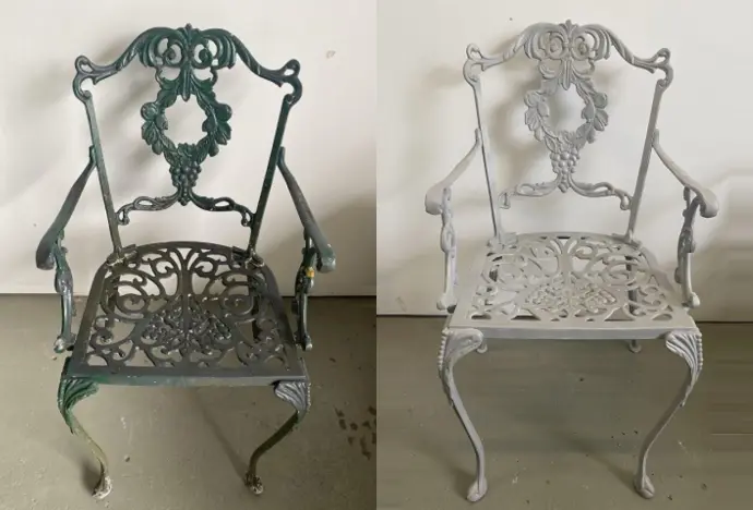 Chaise en fer forgé décapée — restauration métal par sablage
