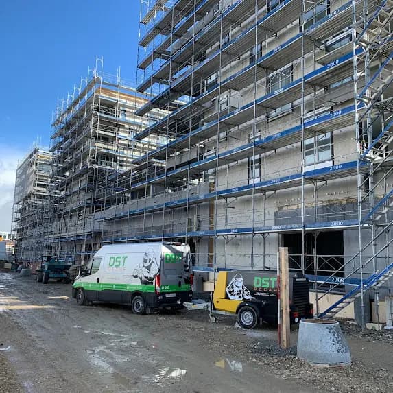 C'est dans canton de Vaud que nous avons sabler toutes les façades en béton de 3 bâtiments