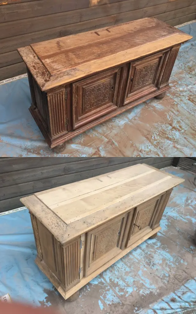 Aérogommage d'un meuble en bois