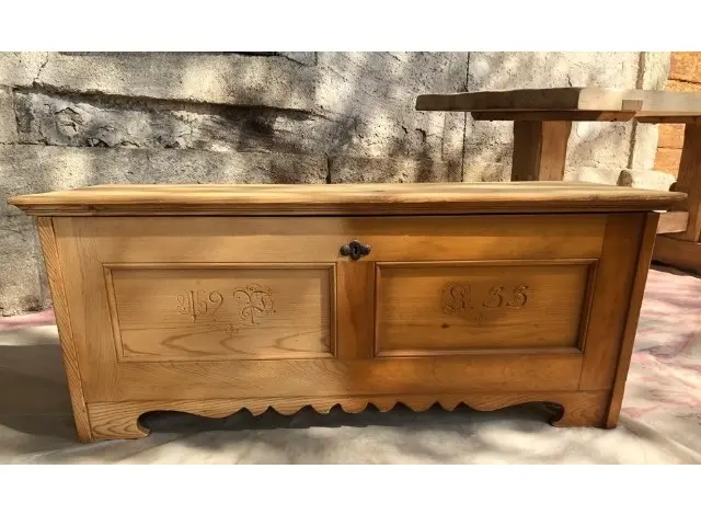 Sablage & Gommage (Vaud) d'un meuble.