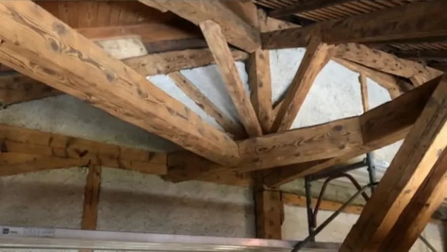 Sablage d'une charpente à Vernier