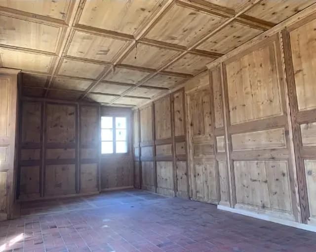 Décapage par Microgommage (Valais) des plafonds et murs en bois en Valais.