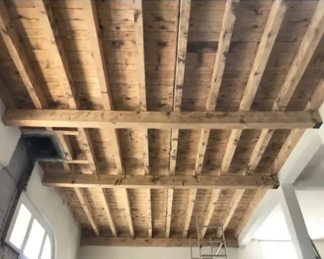 Sablage & Gommage (Vaud) d'un plafond en bois