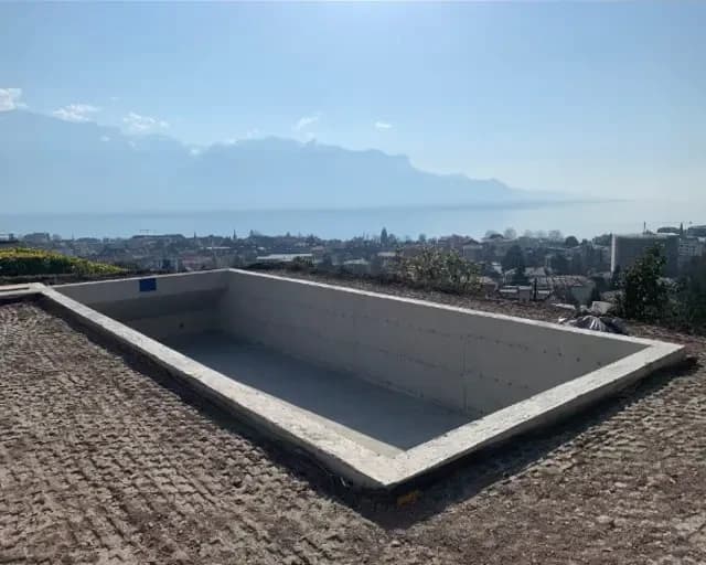 Sablage béton des murs d'une piscine au Grand-Saconnex
