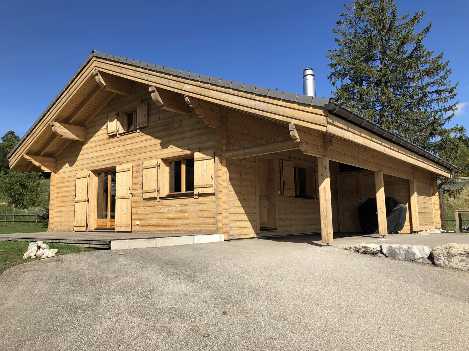 Sablage & Gommage ( Berne ) d'un chalet en bois.