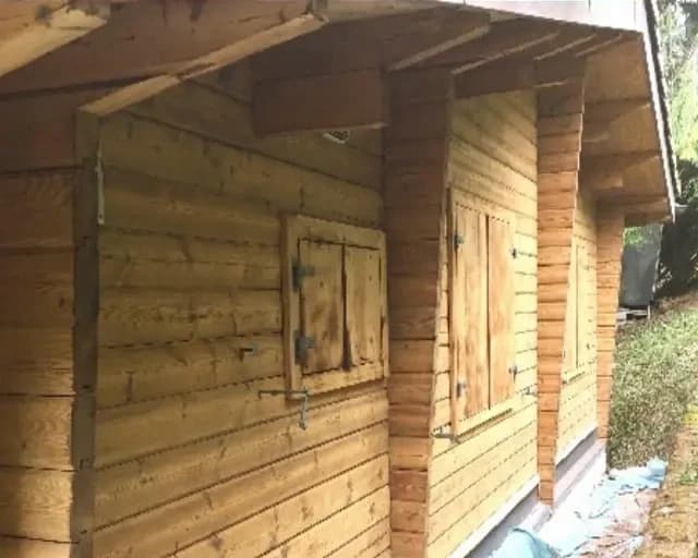 Sablage et gommage d'un chalet en bois dans le canton de Fribourg