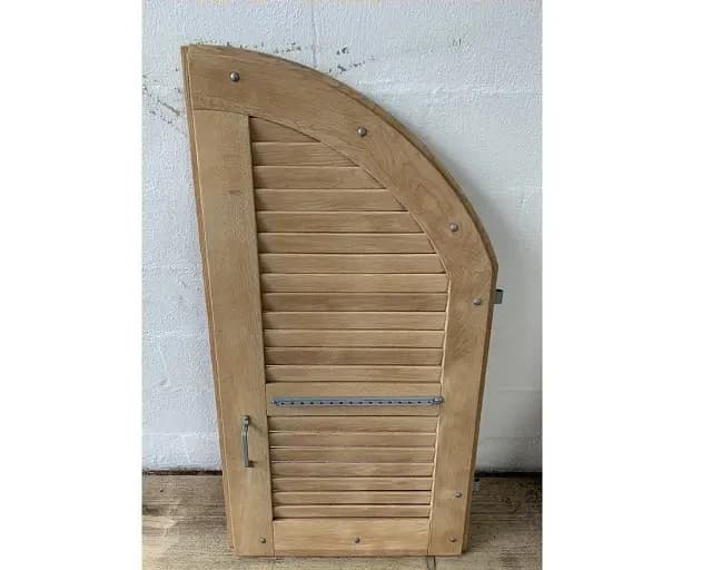 Sablage & Gommage (Vaud) des volets en bois.