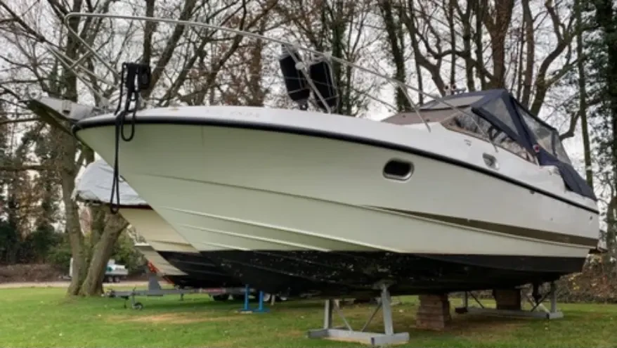 Sablage et décapage antifouling de bateaux à Ouchy : état avant les travaux