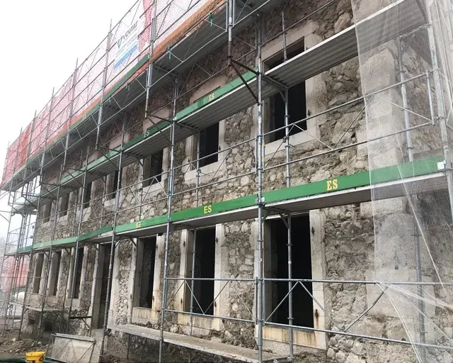 Gommage & Sablage (Vaud ) des encadrements en pierre de taille : état avant les travaux