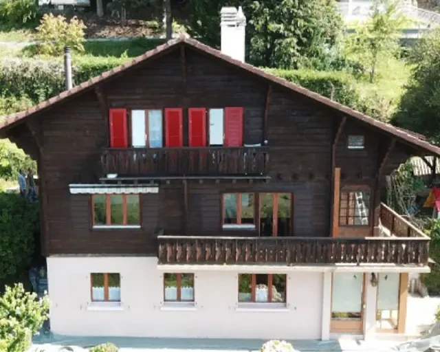 Gommage & Sablage (Vaud) d'un chalet : état avant les travaux