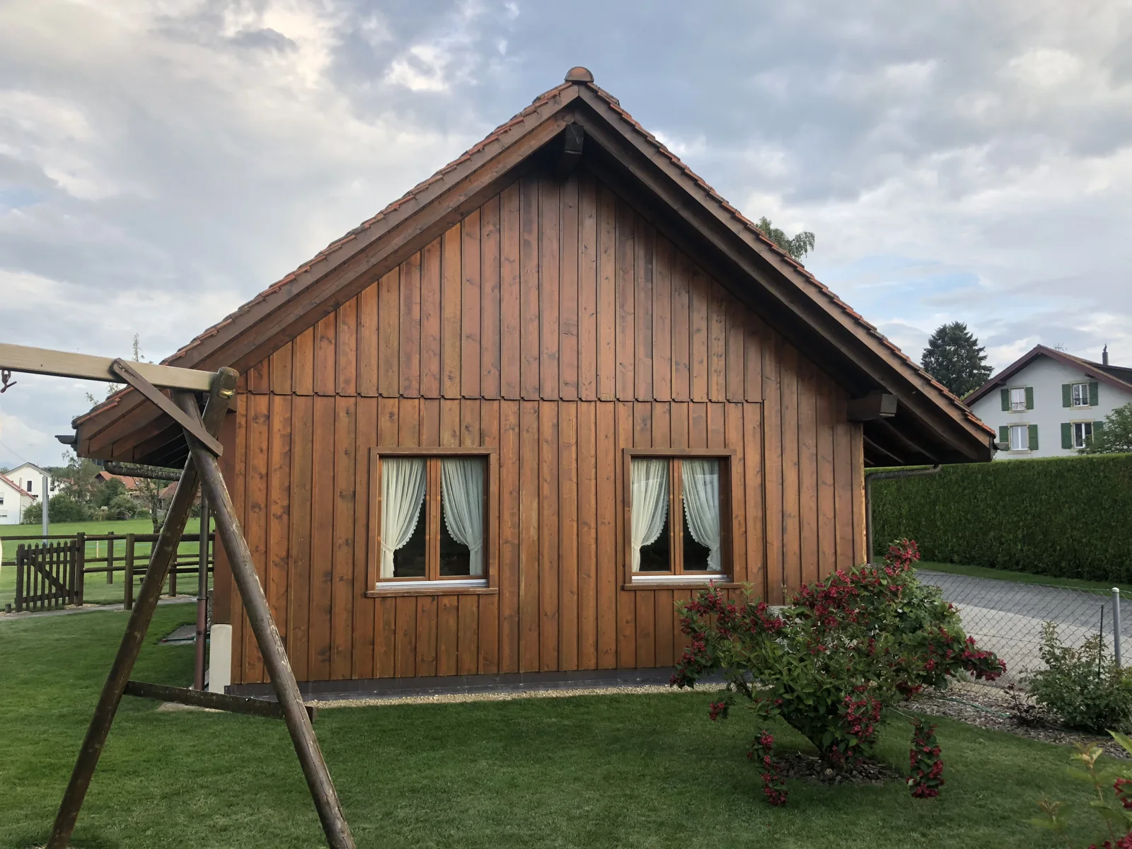 Gommage & Sablage (Vaud) d'une façade en bois : état avant les travaux