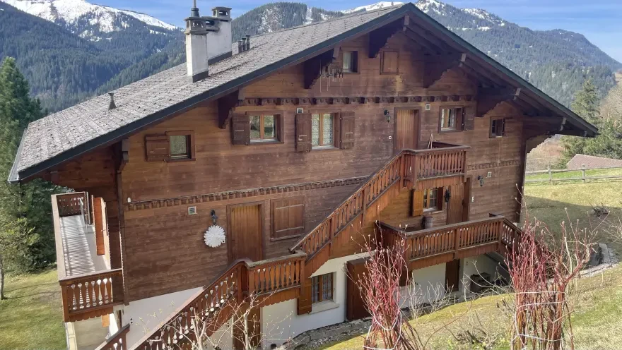 Rénovation d'un chalet en bois aux Diablerets (Vaud) : état avant les travaux (1)