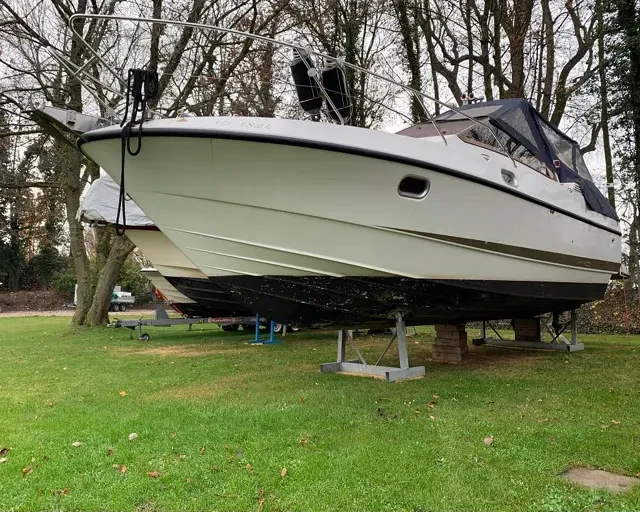 Sablage et décapage antifouling de bateaux à Ouchy : état avant les travaux (1)