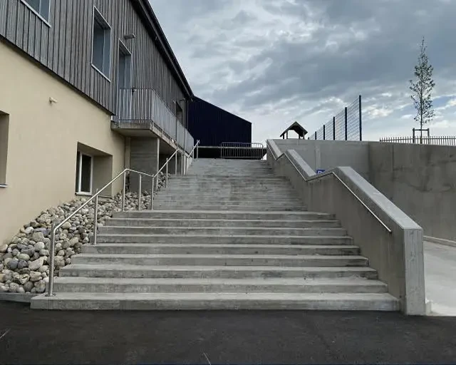 Sablage béton (Vaud) d'un escalier à 1376 Goumoens-la-Ville : état avant les travaux